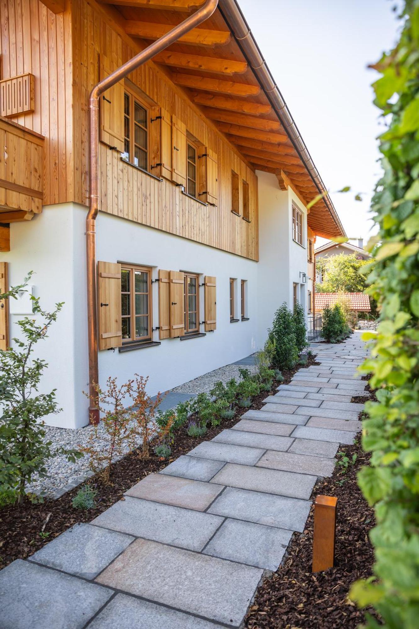 Graf Chiemo Suites - Direkt Am Chiemsee Mit Separatem Seezugang Chieming Exteriör bild