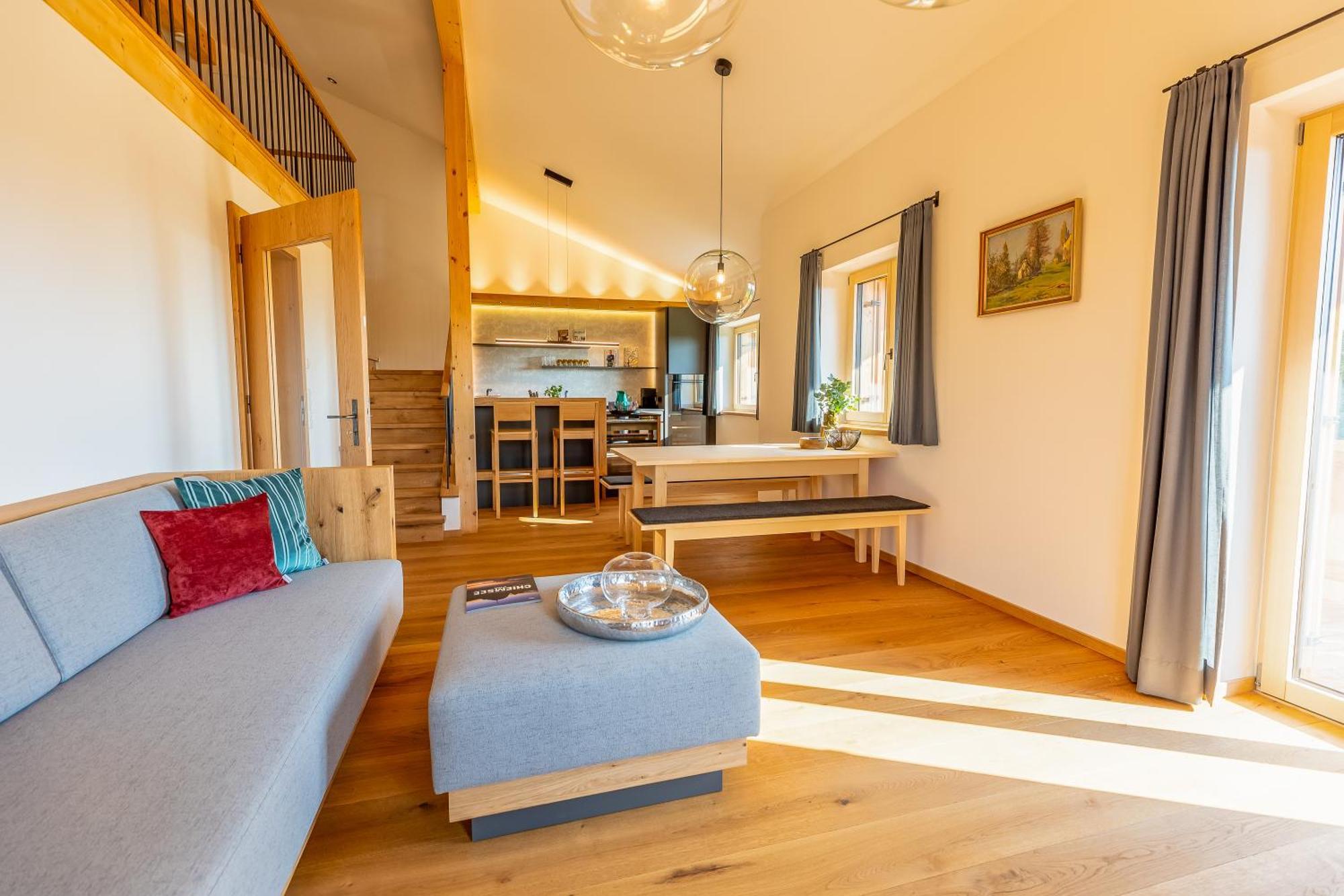 Graf Chiemo Suites - Direkt Am Chiemsee Mit Separatem Seezugang Chieming Exteriör bild