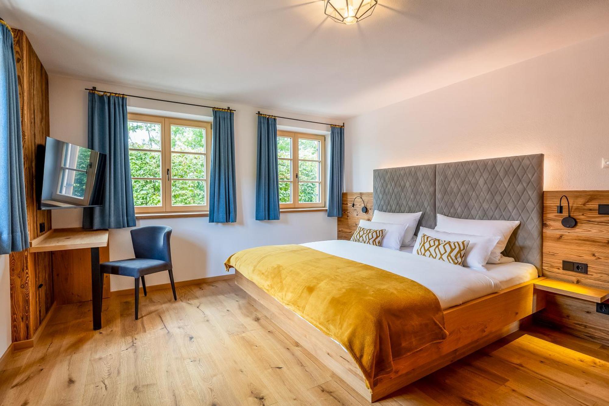 Graf Chiemo Suites - Direkt Am Chiemsee Mit Separatem Seezugang Chieming Exteriör bild