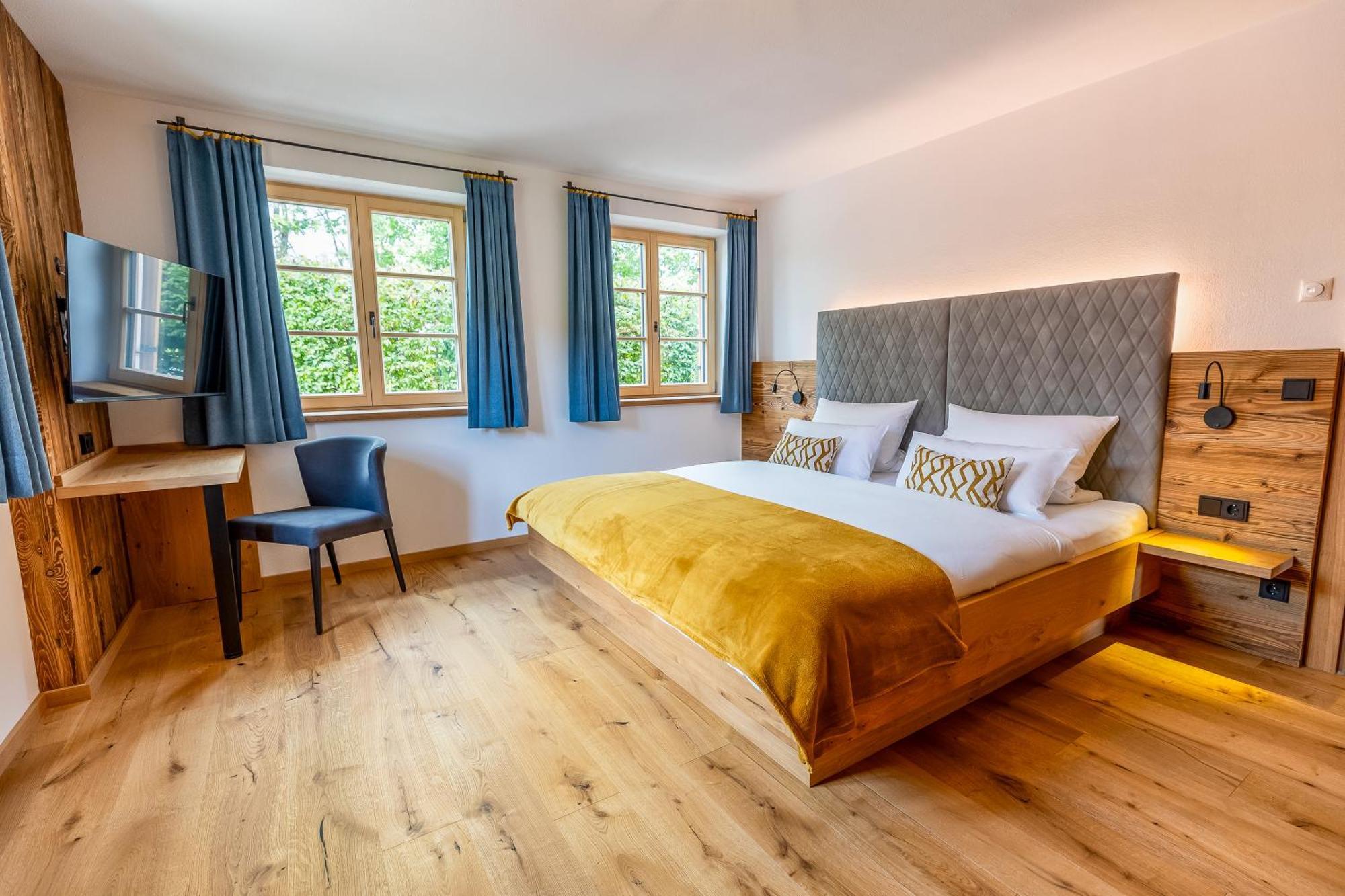 Graf Chiemo Suites - Direkt Am Chiemsee Mit Separatem Seezugang Chieming Exteriör bild