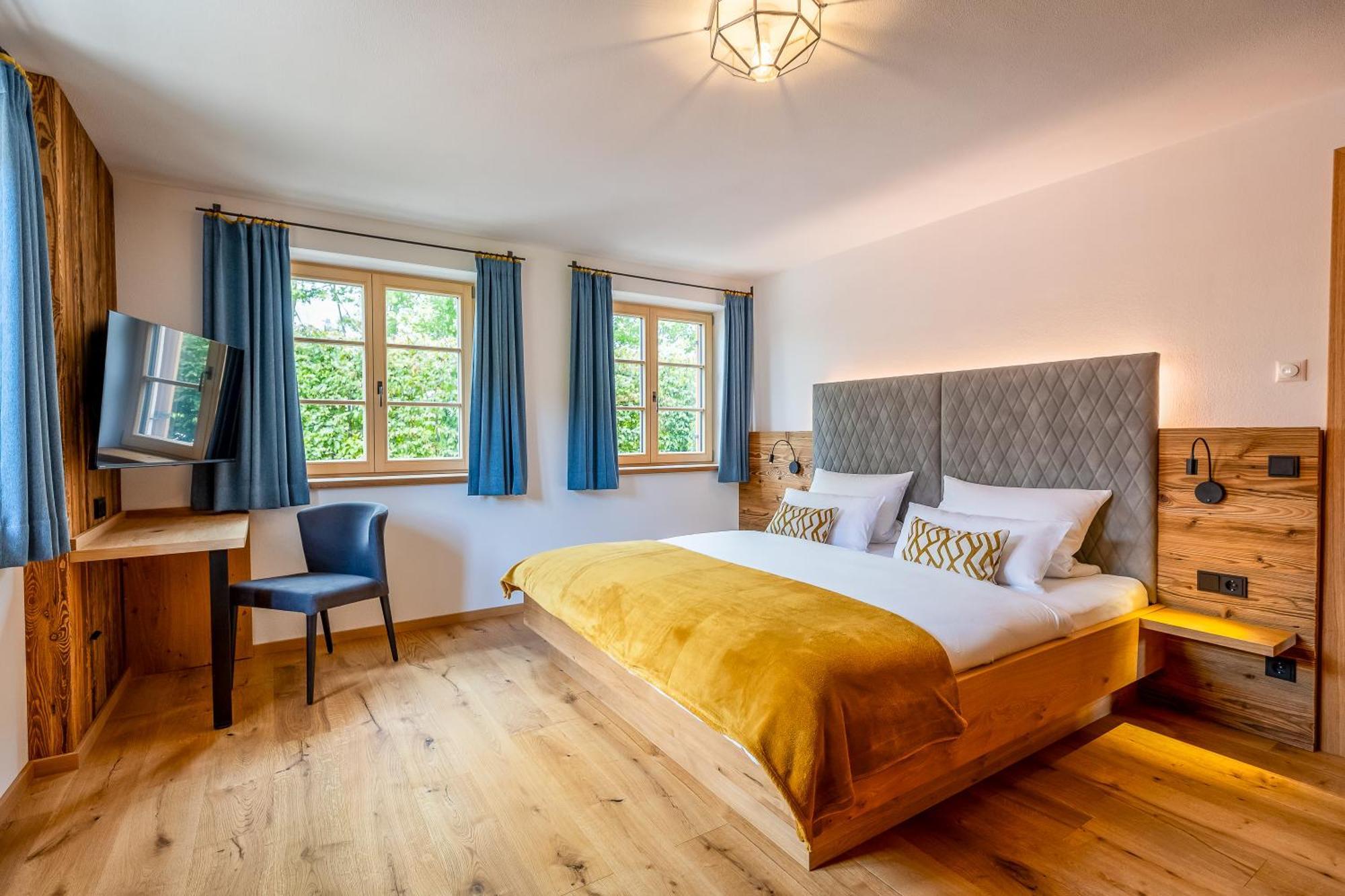 Graf Chiemo Suites - Direkt Am Chiemsee Mit Separatem Seezugang Chieming Exteriör bild