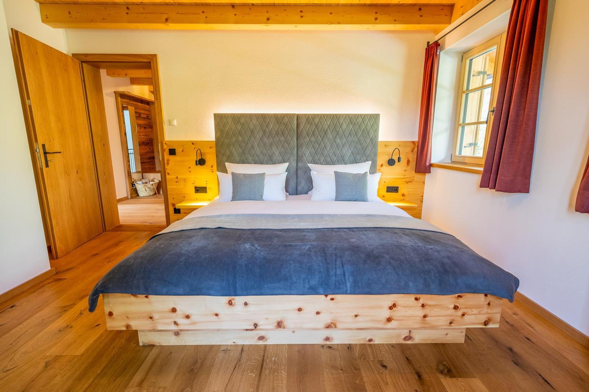 Graf Chiemo Suites - Direkt Am Chiemsee Mit Separatem Seezugang Chieming Exteriör bild