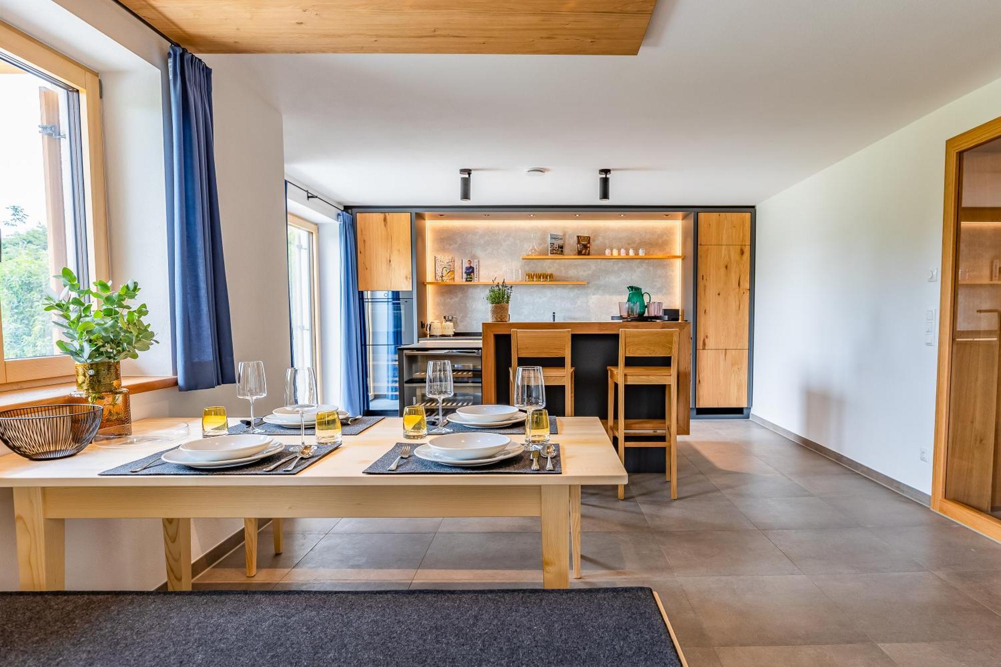 Graf Chiemo Suites - Direkt Am Chiemsee Mit Separatem Seezugang Chieming Exteriör bild